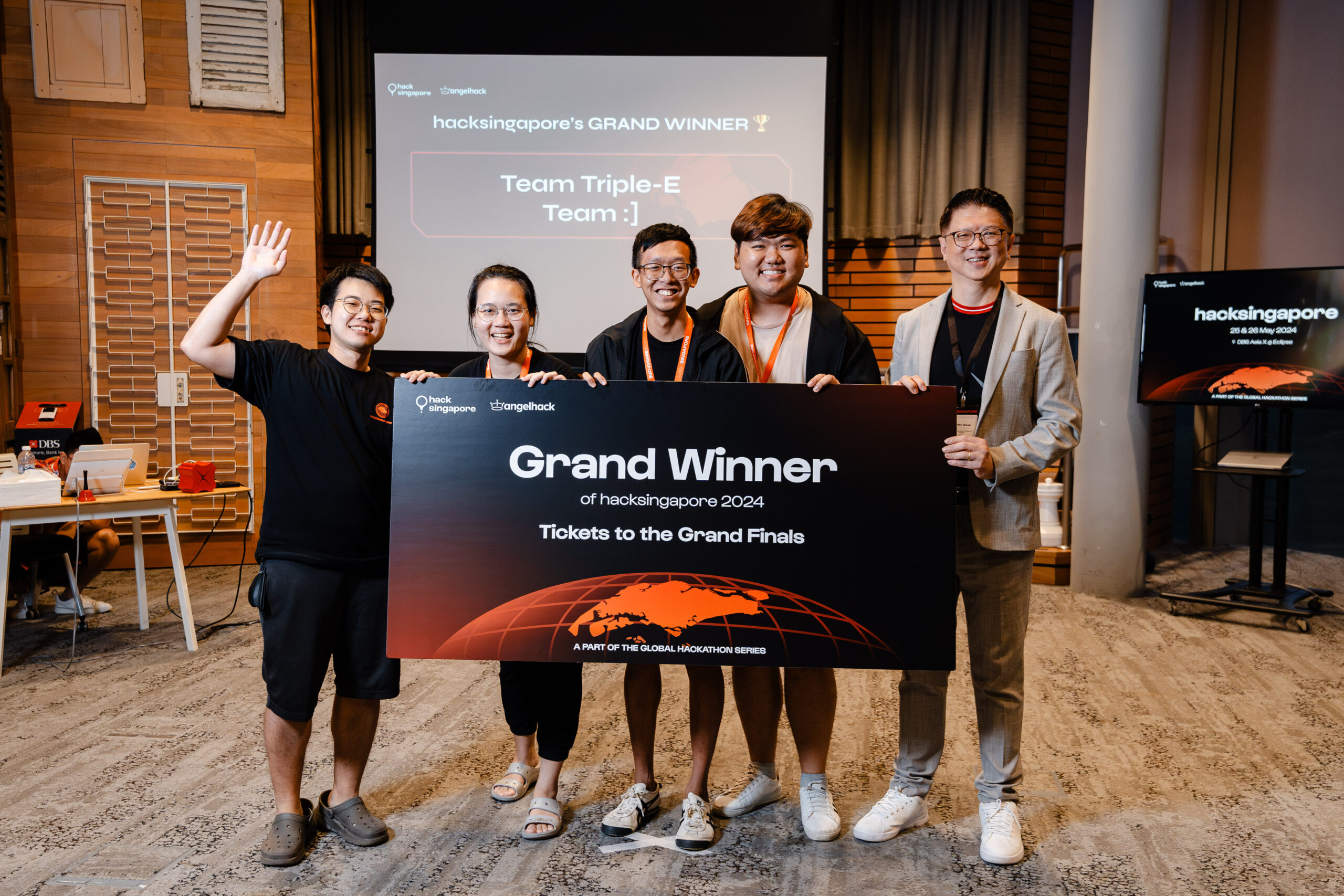 Team :] and Team Triple-E were presented with their ticket to the grand finals by Lim Him Chuan, Group Head of Strategy, Transformation, Analytics & Research (GSTAR) at DBS